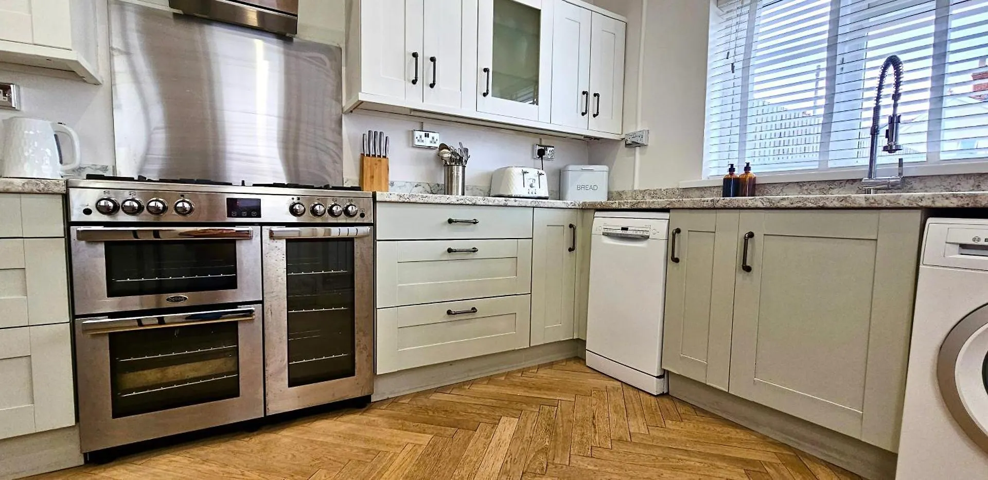 Hazelhurst By Switchback Stays Cardiff Apartment