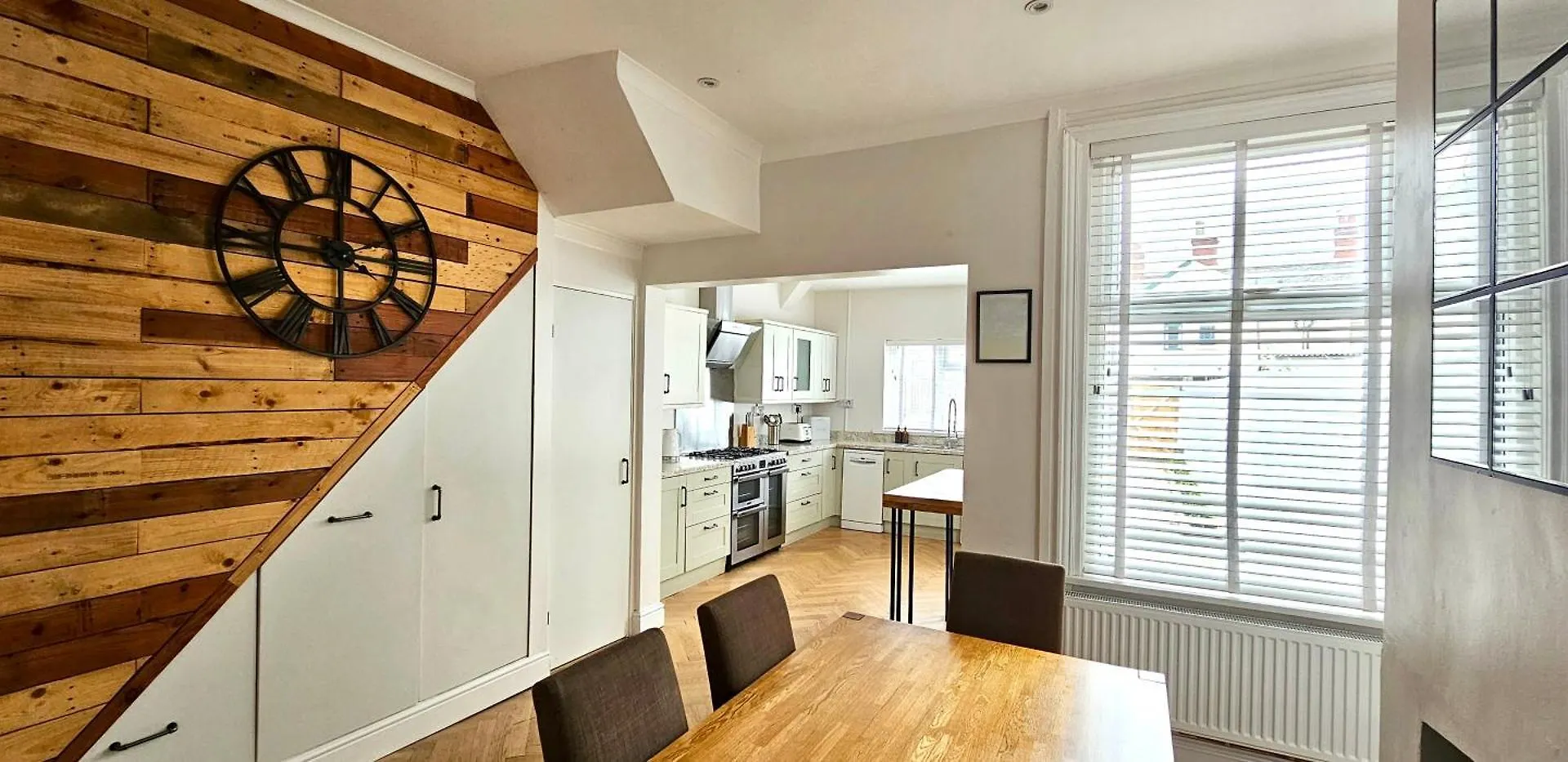 Hazelhurst By Switchback Stays Cardiff Apartment