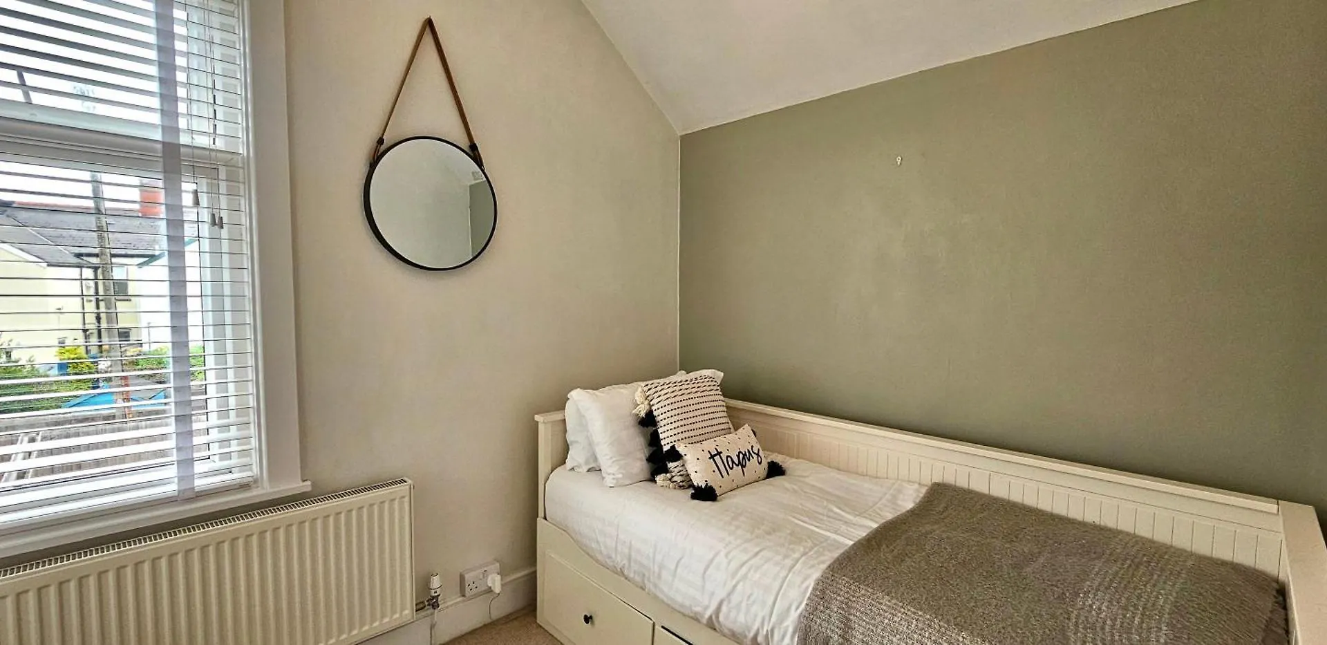 Hazelhurst By Switchback Stays Cardiff Apartment