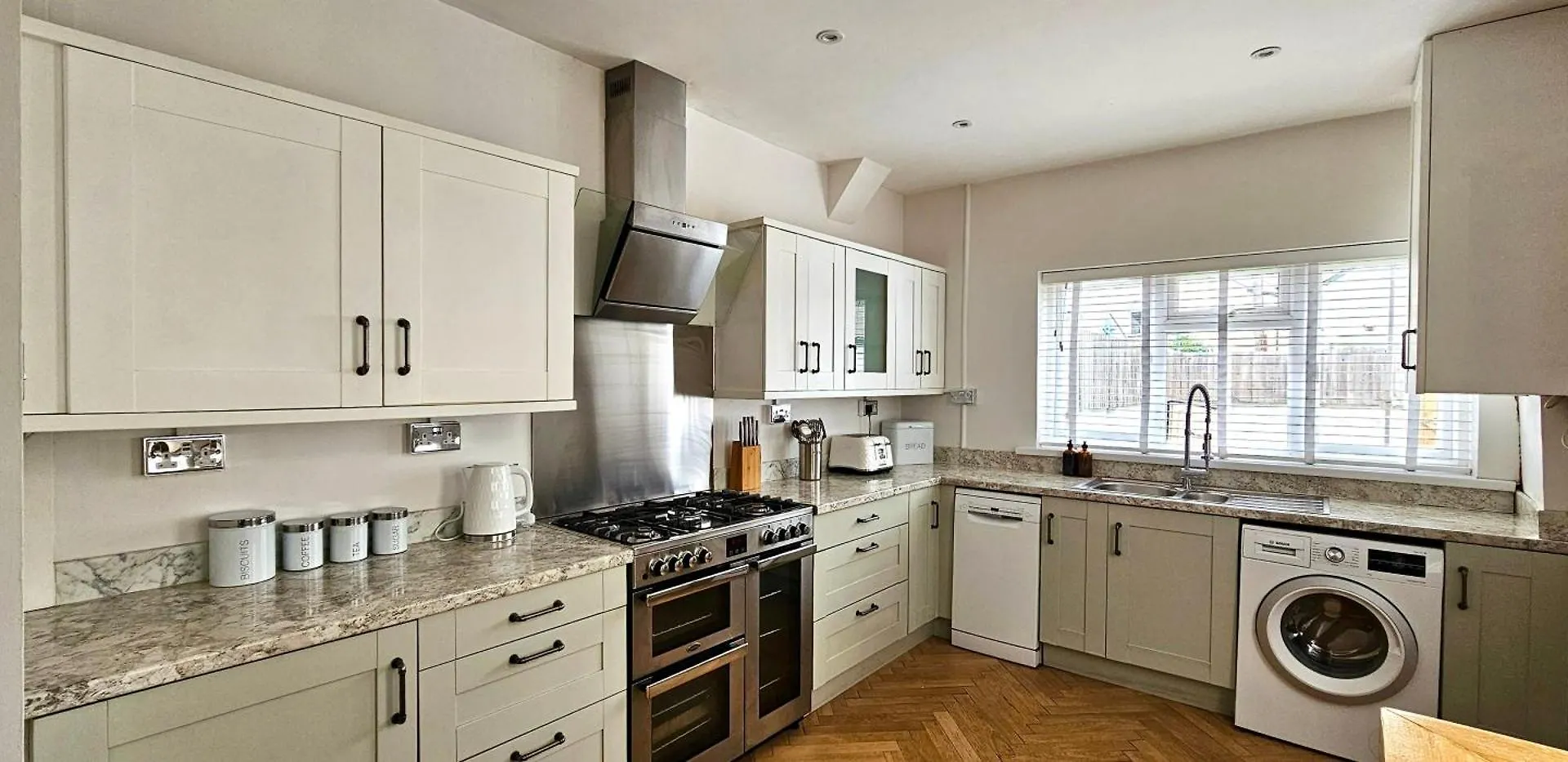 Hazelhurst By Switchback Stays Cardiff Apartment